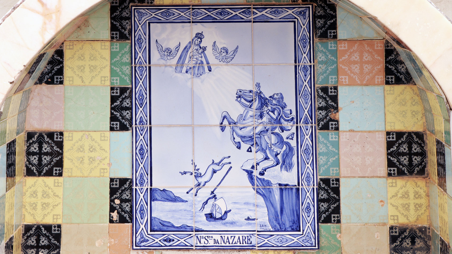 Azulejos com o milagre de D. Fuas Roupinho